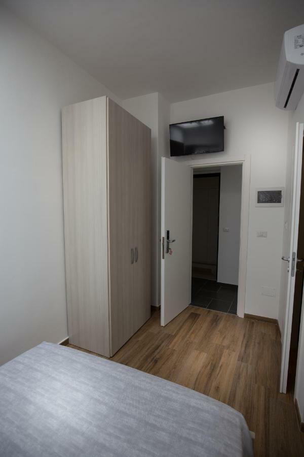 B&B Marco Polo 16 Trinitapoli Buitenkant foto