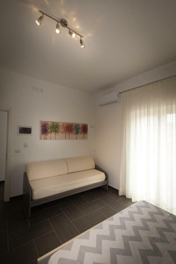 B&B Marco Polo 16 Trinitapoli Buitenkant foto